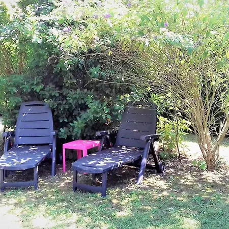 1 à 2 Chambres Climatisées chez Valérie Gouffé Bed & Breakfast Parigné-lʼÉvêque