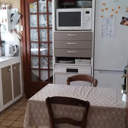 Bed & Breakfast 1 à 2 Chambres Climatisées chez Valérie Gouffé *
