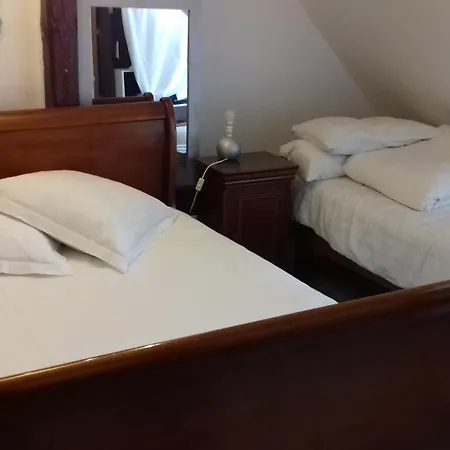 1 à 2 Chambres Climatisées chez Valérie Gouffé
