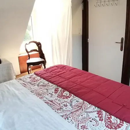Bed & Breakfast 1 à 2 Chambres Climatisées chez Valérie Gouffé *