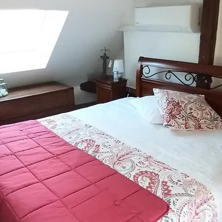 1 à 2 Chambres Climatisées chez Valérie Gouffé Bed & Breakfast