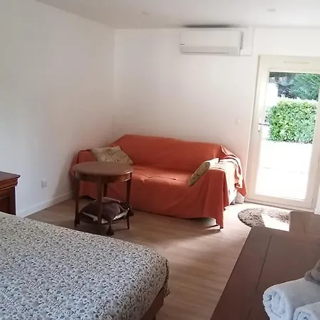1 A 2 Chez Valerie Gouffe Bed & Breakfast *