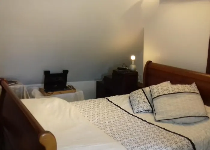 1 à 2 Chez Valérie Gouffé Couette-café