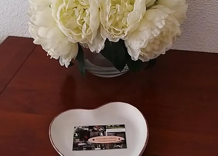 1 à 2 Chez Valérie Gouffé Couette-café