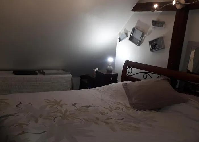 Couette-café 1 à 2 Chez Valérie Gouffé *