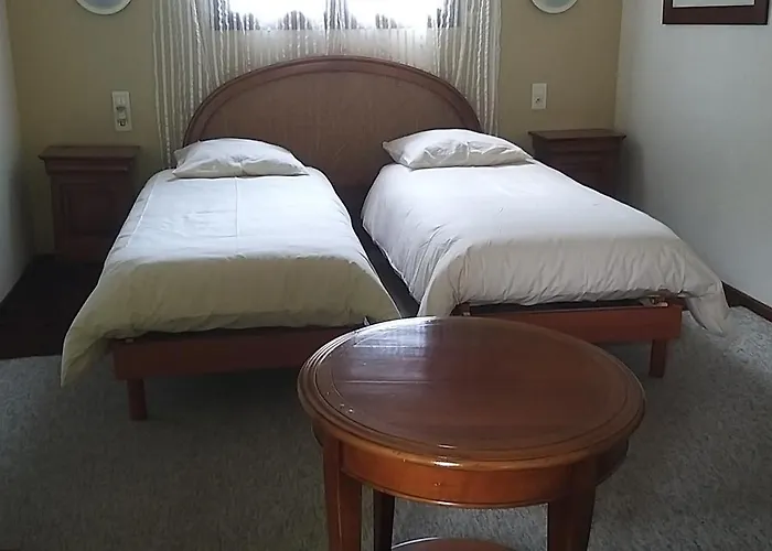 1 à 2 Chez Valérie Gouffé Couette-café Parigné-lʼÉvêque