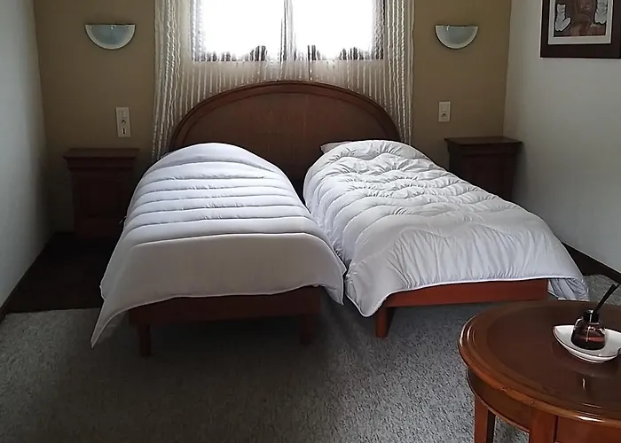 1 à 2 Chez Valérie Gouffé Couette-café